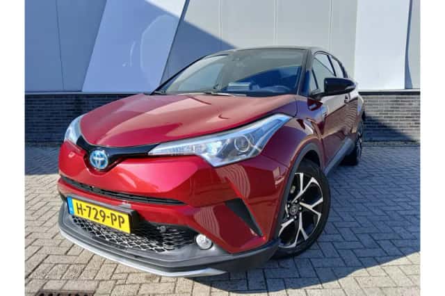 Toyota C-HR (2017) thumbnail 1