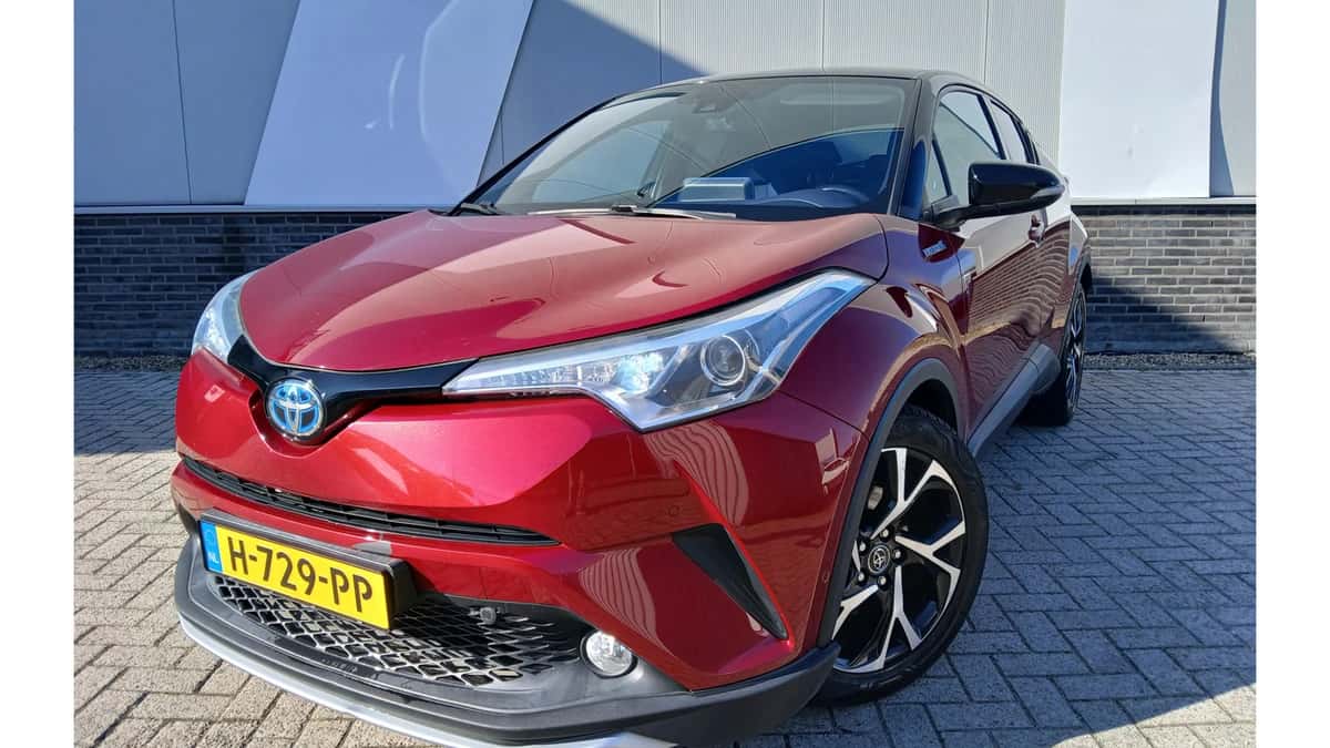 Toyota C-HR (2017) — foto 1