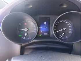 Toyota C-HR (2017) thumbnail 12