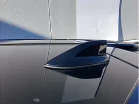 Toyota C-HR (2017) thumbnail 28
