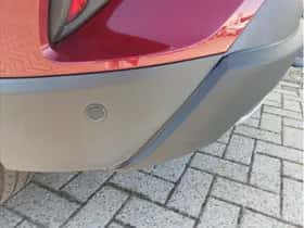 Toyota C-HR (2017) thumbnail 31