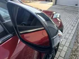 Toyota C-HR (2017) thumbnail 32