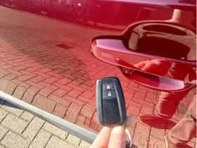 Toyota C-HR (2017) thumbnail 34