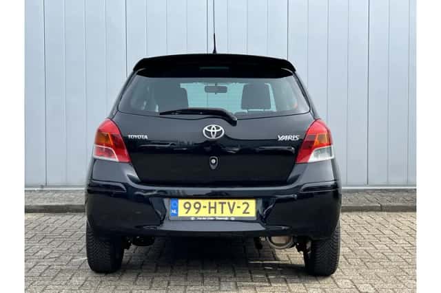 Toyota Yaris (2009) thumbnail 4