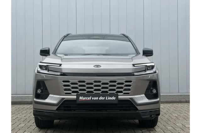 Toyota RAV4 (2025) thumbnail 4