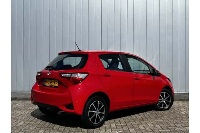 Toyota Yaris (2020) thumbnail 5