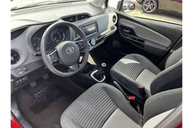 Toyota Yaris (2020) thumbnail 6