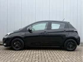 Toyota Yaris (2012) thumbnail 2