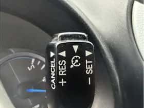 Toyota Yaris (2012) thumbnail 17