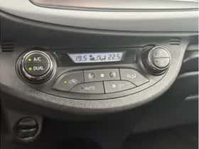 Toyota Yaris (2012) thumbnail 19