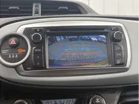 Toyota Yaris (2012) thumbnail 23