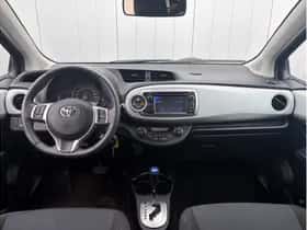 Toyota Yaris (2012) thumbnail 7