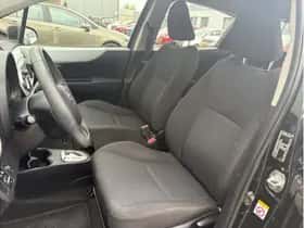 Toyota Yaris (2012) thumbnail 9
