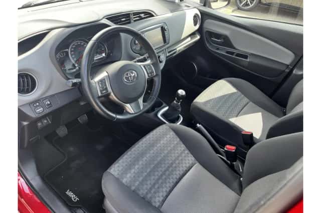 Toyota Yaris (2016) thumbnail 6