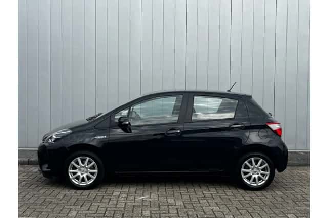 Toyota Yaris (2018) thumbnail 2