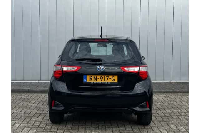 Toyota Yaris (2018) thumbnail 5