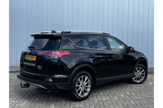 Toyota RAV4 (2016) thumbnail 4
