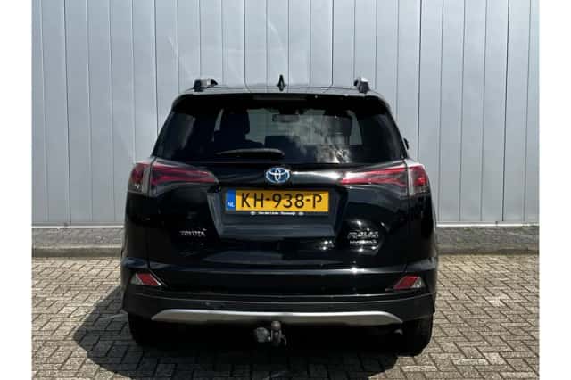 Toyota RAV4 (2016) thumbnail 5