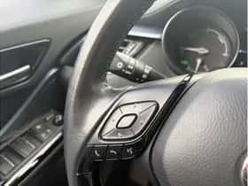Toyota C-HR (2020) thumbnail 14