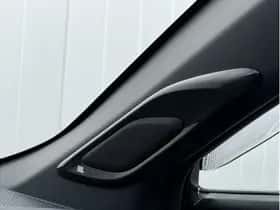 Toyota C-HR (2020) thumbnail 30