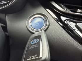 Toyota C-HR (2020) thumbnail 31