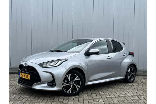 Toyota Yaris (2024) thumbnail 1