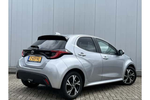 Toyota Yaris (2024) thumbnail 5