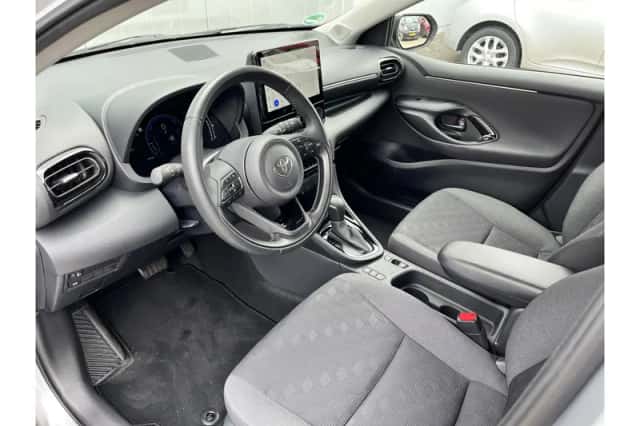 Toyota Yaris (2024) thumbnail 6