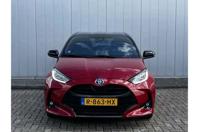 Toyota Yaris (2022) thumbnail 3