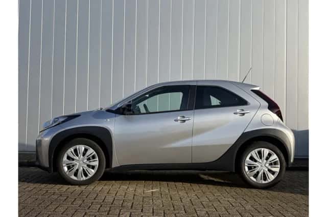 Toyota Aygo X (2024) thumbnail 2