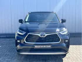 Toyota Highlander (2022) thumbnail 3