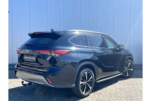 Toyota Highlander (2022) thumbnail 4