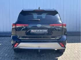 Toyota Highlander (2022) thumbnail 5