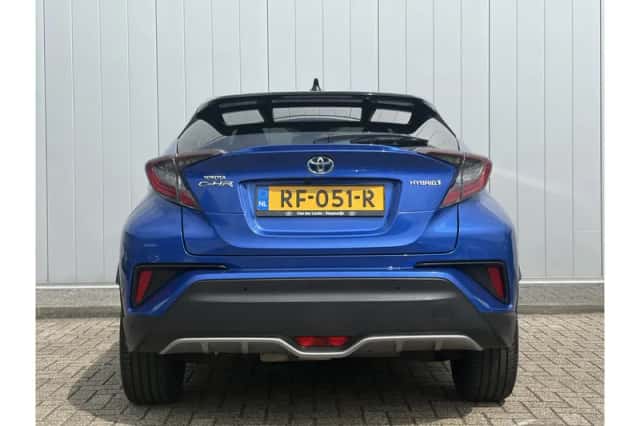 Toyota C-HR (2017) thumbnail 5