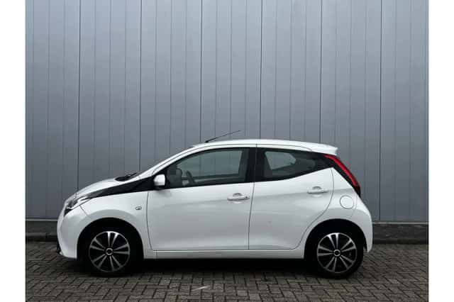 Toyota Aygo (2020) thumbnail 2
