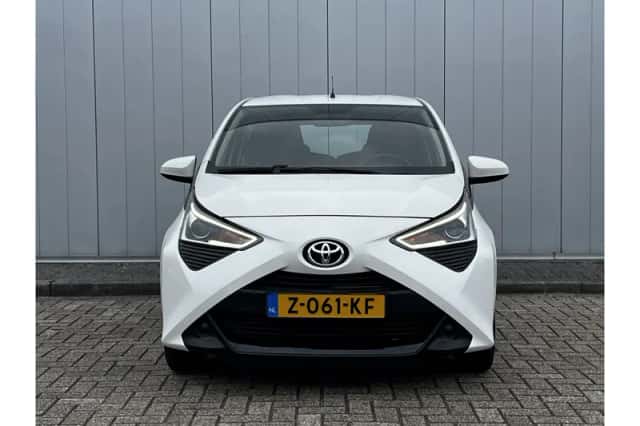 Toyota Aygo (2020) thumbnail 3