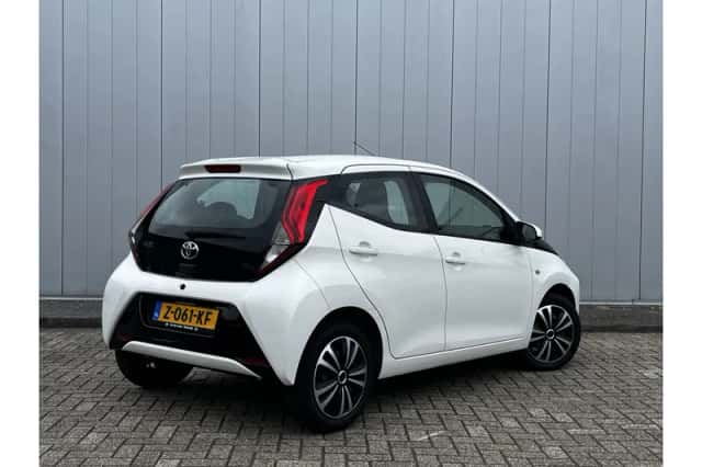Toyota Aygo (2020) thumbnail 4