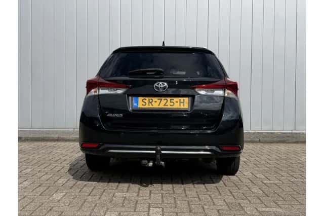 Toyota Auris (2018) thumbnail 5