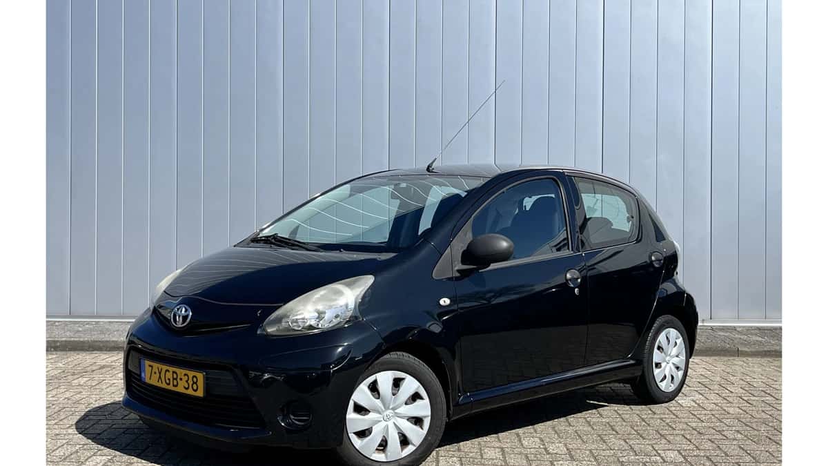 Toyota Aygo (2014) — foto 1