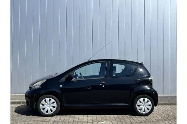 Toyota Aygo (2014) thumbnail 2