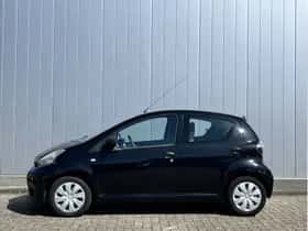 Toyota Aygo (2014) thumbnail 2