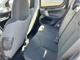 Toyota Aygo (2014) thumbnail 5