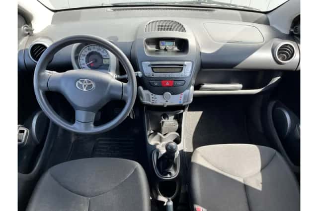 Toyota Aygo (2014) thumbnail 6