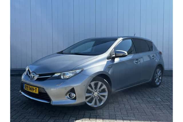 Toyota Auris (2013) thumbnail 1