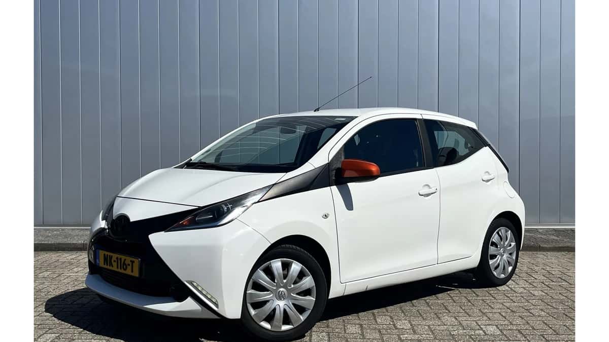 Toyota Aygo (2015) — foto 1