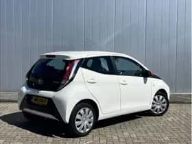 Toyota Aygo (2015) thumbnail 4