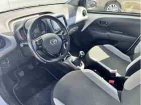 Toyota Aygo (2015) thumbnail 6
