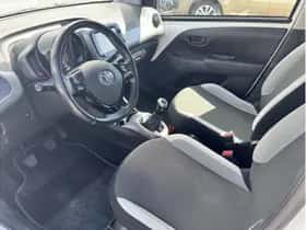 Toyota Aygo (2015) thumbnail 7
