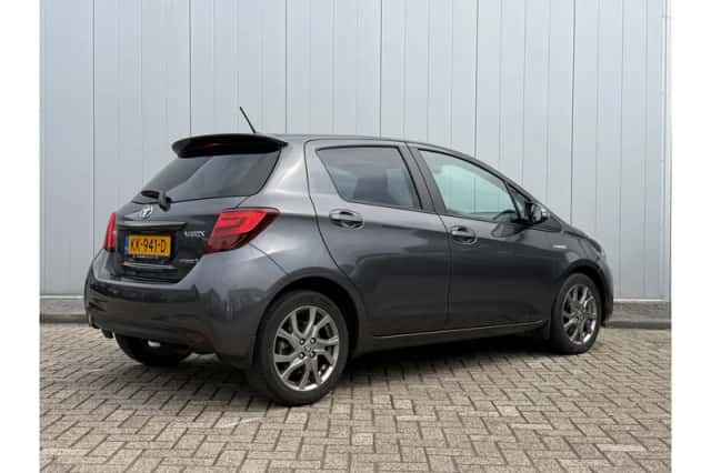 Toyota Yaris (2016) thumbnail 4