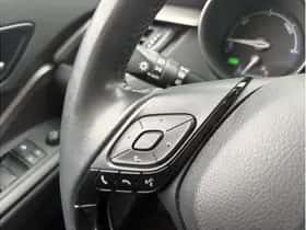 Toyota C-HR (2020) thumbnail 16